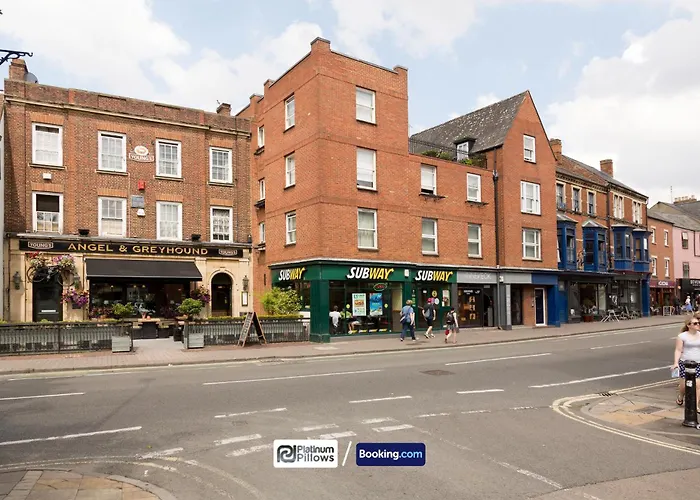 Leisure & Monthly Weekly Deals Available, Business & Leisure, Contractors Accommodation, 4 Bedroom Apartment, Roof Terrace, Oxford, Cowley Road, Hotels