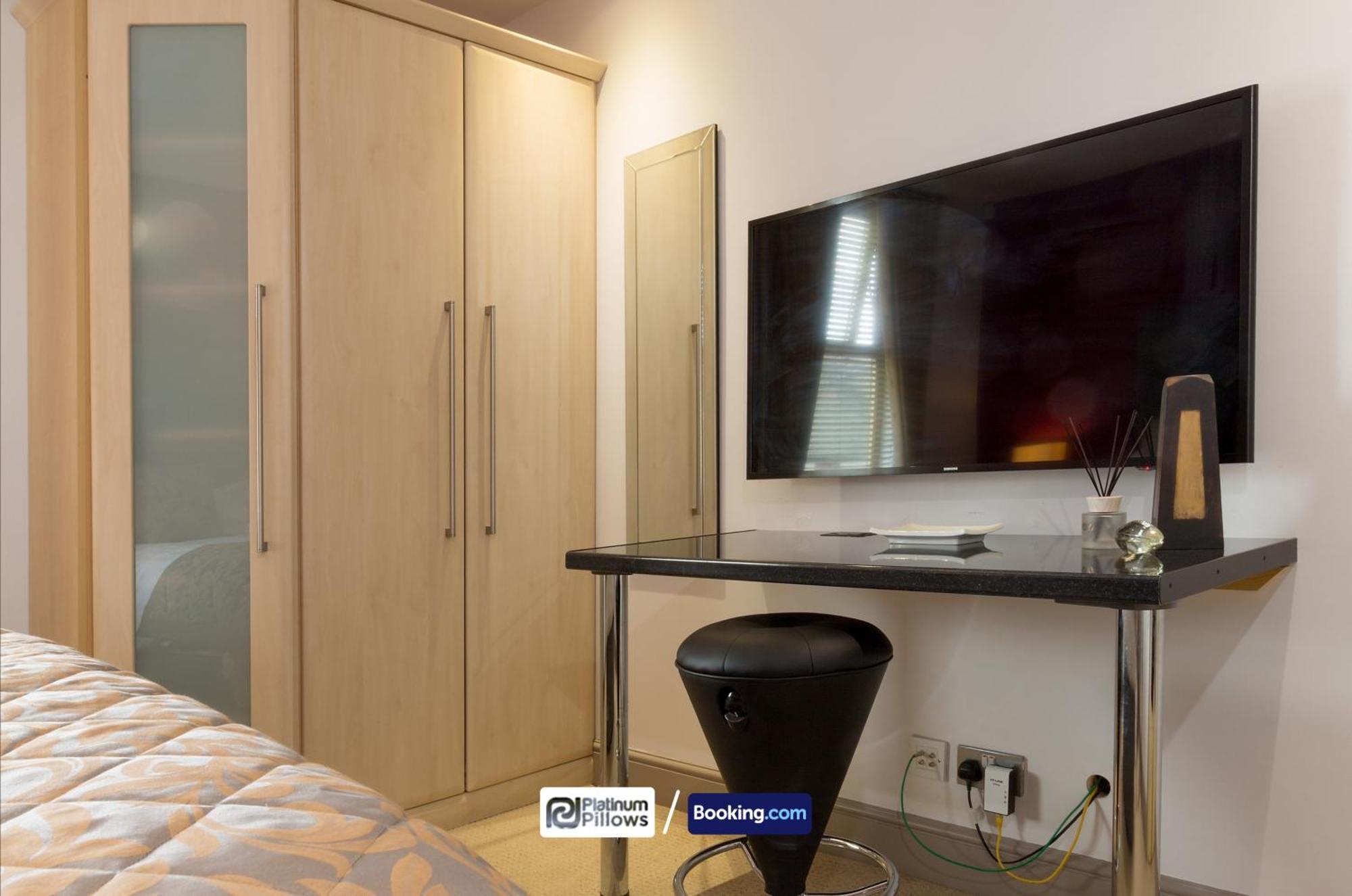 Leisure & Monthly Weekly Deals Available, Business & Leisure, Contractors Accommodation, 4 Bedroom Apartment, Roof Terrace, Oxford, Cowley Road, Oxford