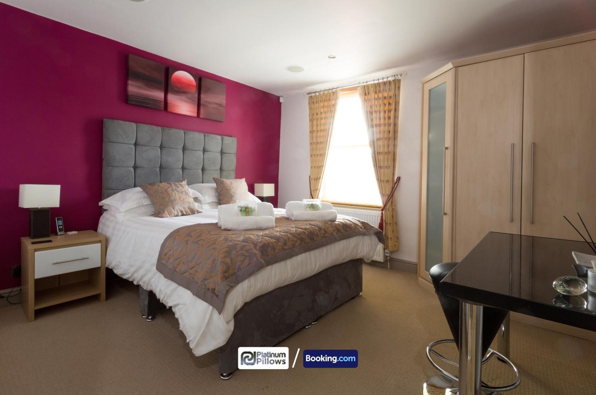 Leisure & Monthly Weekly Deals Available, Business & Leisure, Contractors Accommodation, 4 Bedroom Apartment, Roof Terrace, Oxford, Cowley Road,