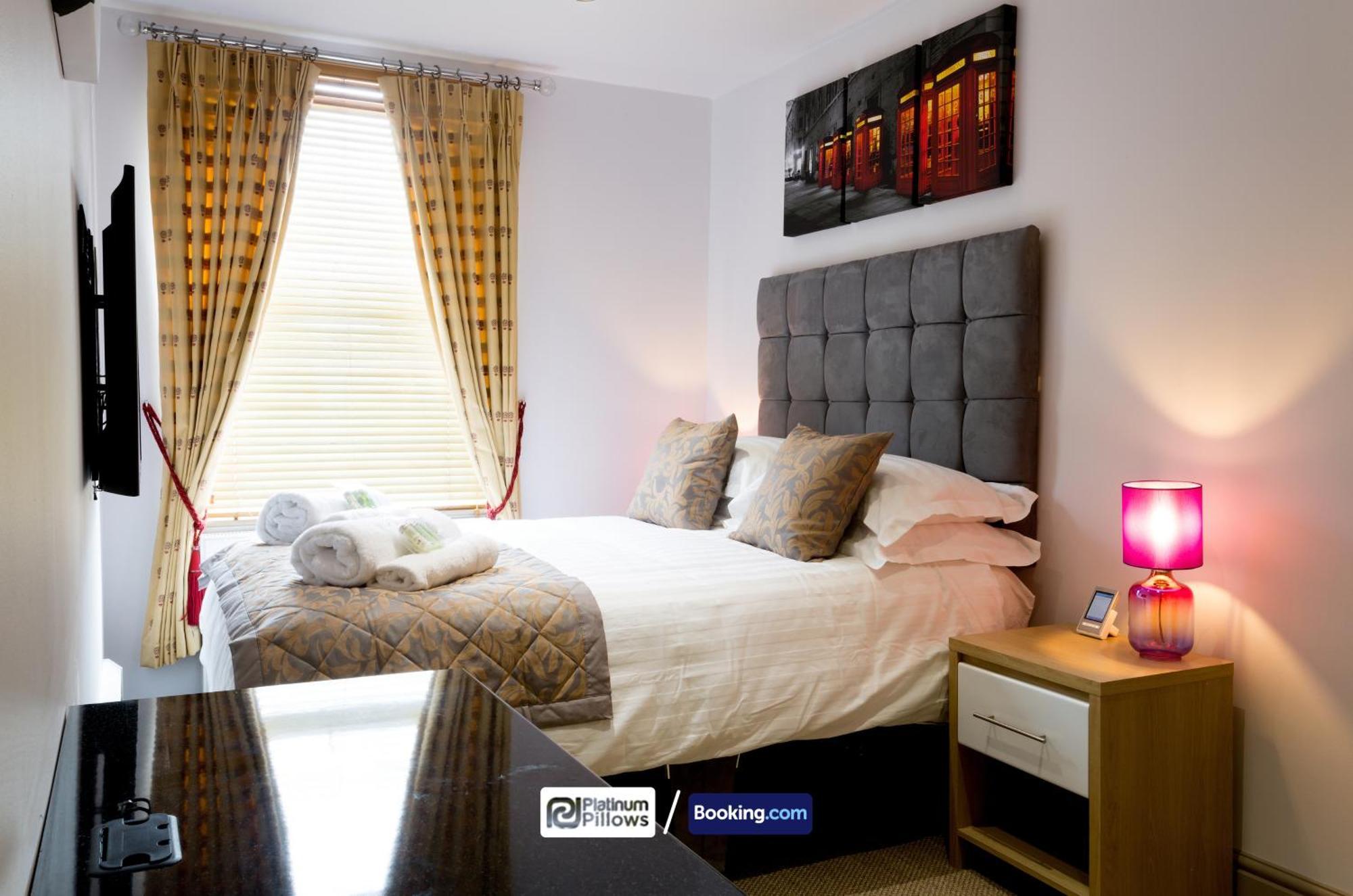 Leisure & Monthly Weekly Deals Available, Business & Leisure, Contractors Accommodation, 4 Bedroom Apartment, Roof Terrace, Oxford, Cowley Road, Apartment Oxford