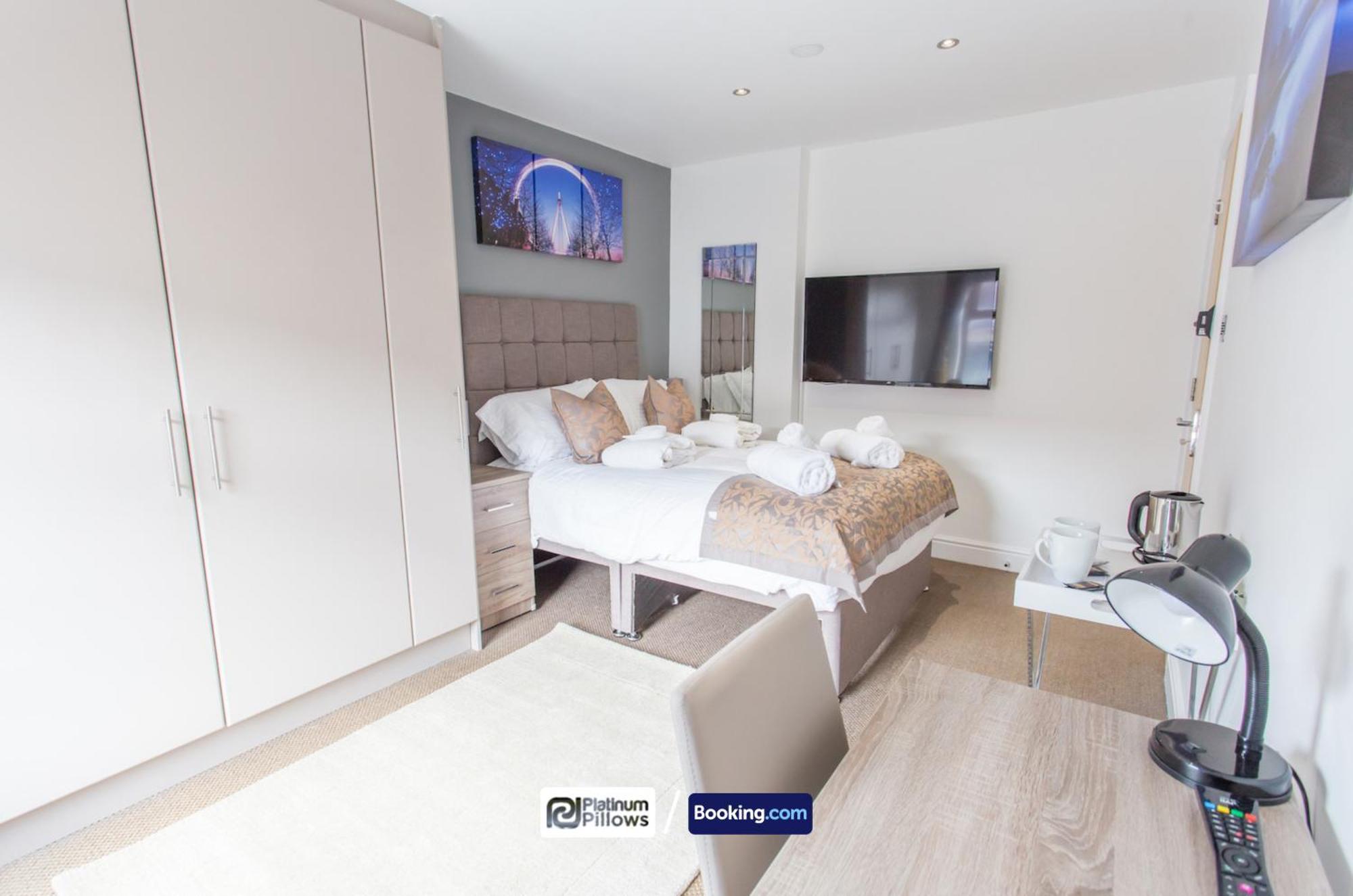 Leisure & Monthly Weekly Deals Available, Business & Leisure, Contractors Accommodation, 4 Bedroom Apartment, Roof Terrace, Oxford, Cowley Road,